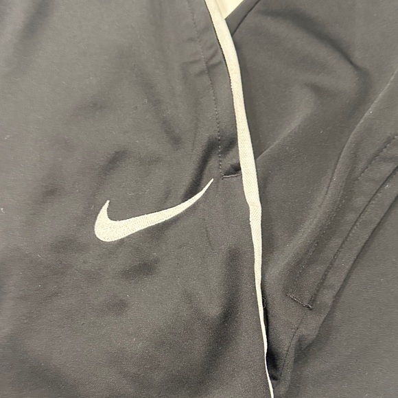 Nike Black Dri-Fit Sweat Pants - Picture 2 of 10